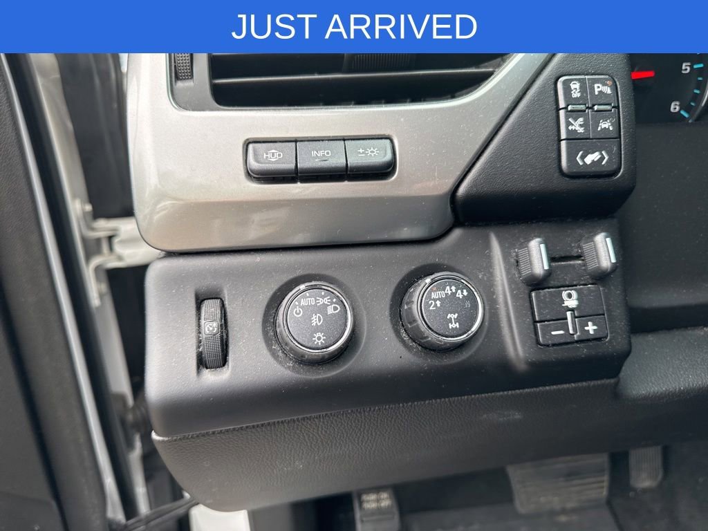 Used 2018 Chevrolet Suburban Premier AWD/4WD image 16
