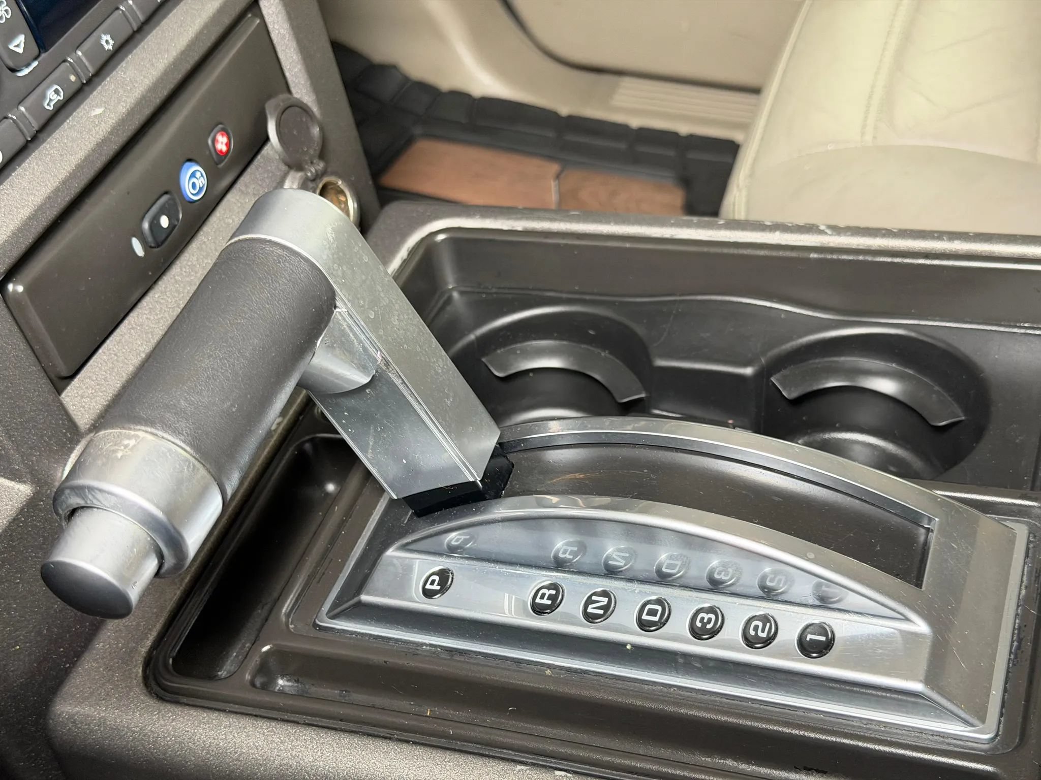 Used 2004 HUMMER H2 w/ Preferred Equipment Group AWD/4WD image 17