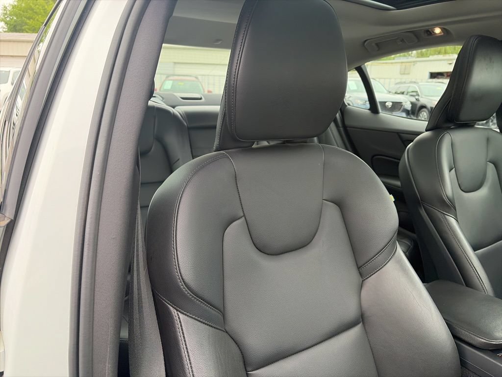 Used 2021 Volvo S60 T6 Momentum AWD/4WD image 34