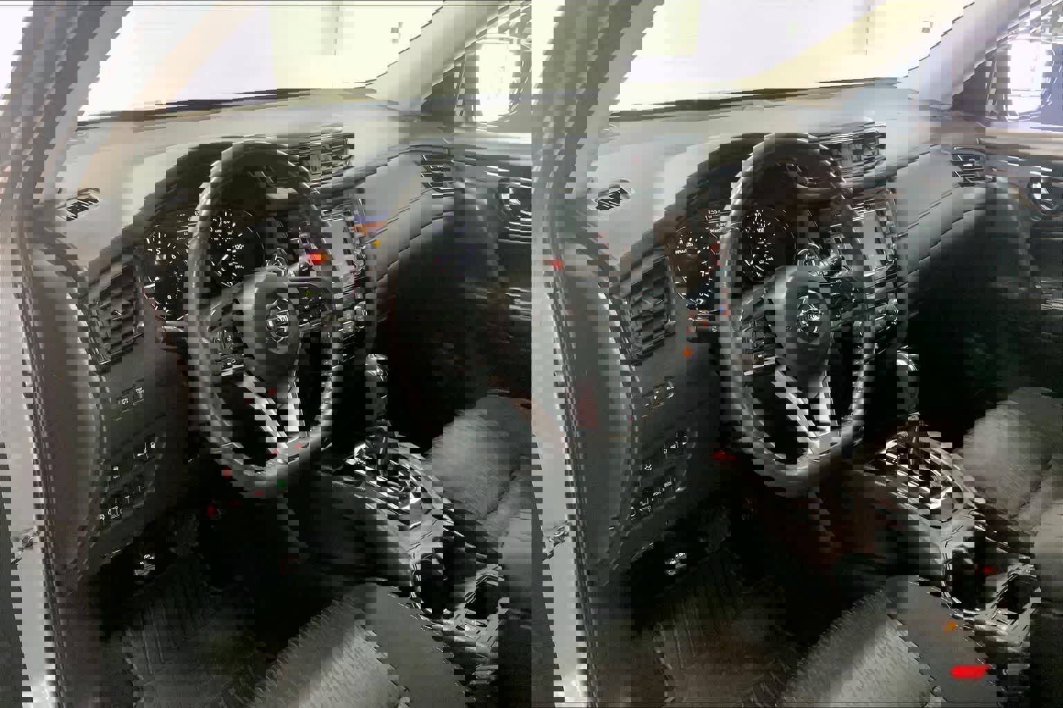 Used 2018 Nissan Rogue SV w/ Premium Package image 2