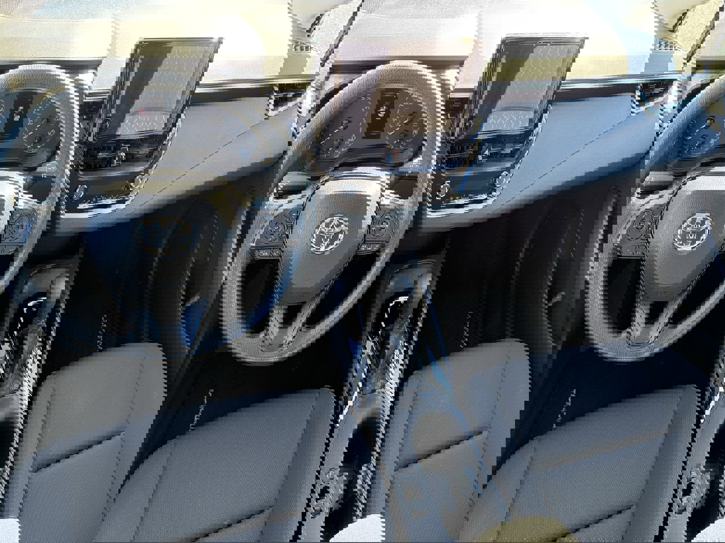 Used 2024 Toyota Corolla LE image 12