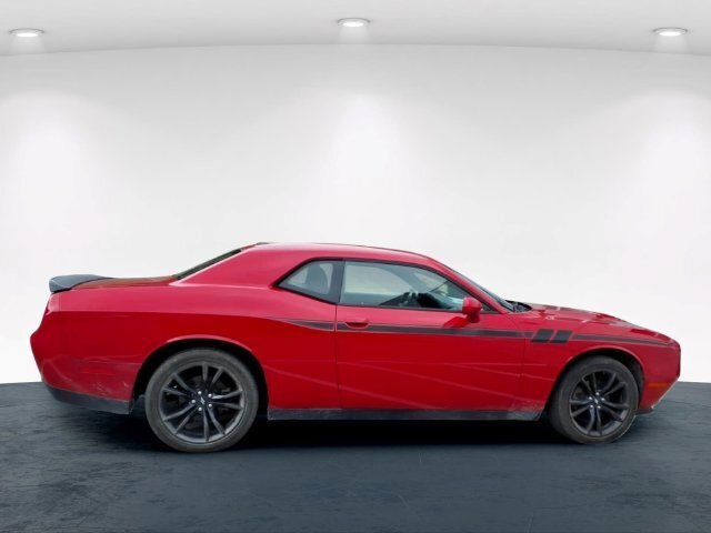 Used 2018 Dodge Challenger SXT w/ Blacktop Package RWD image 17