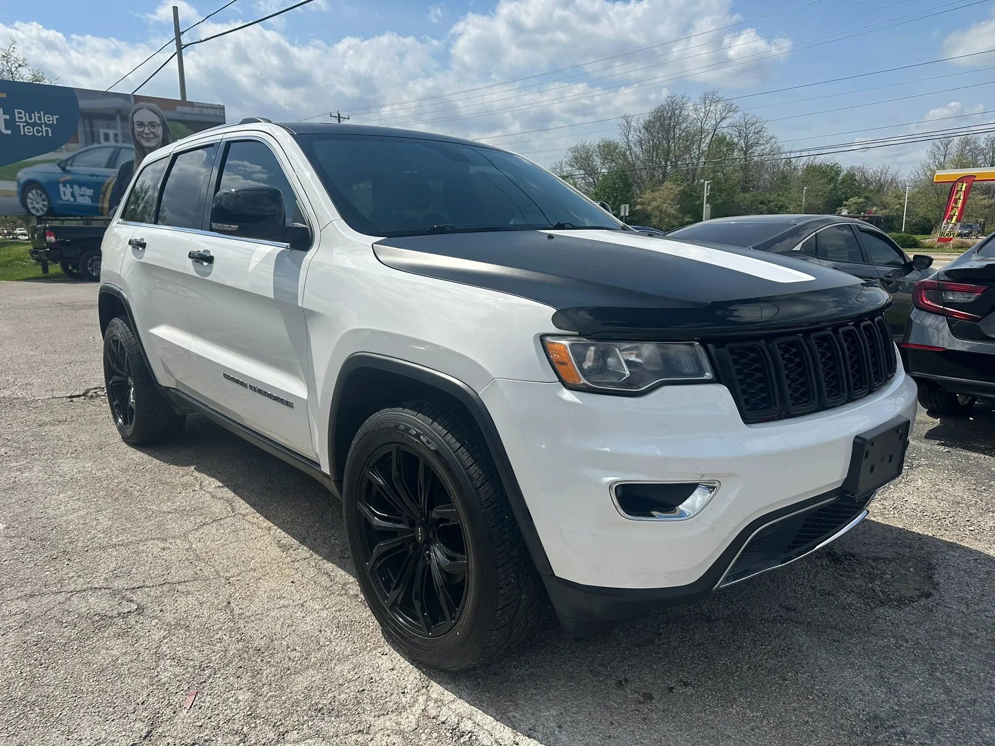 Used 2017 Jeep Grand Cherokee Limited image 8