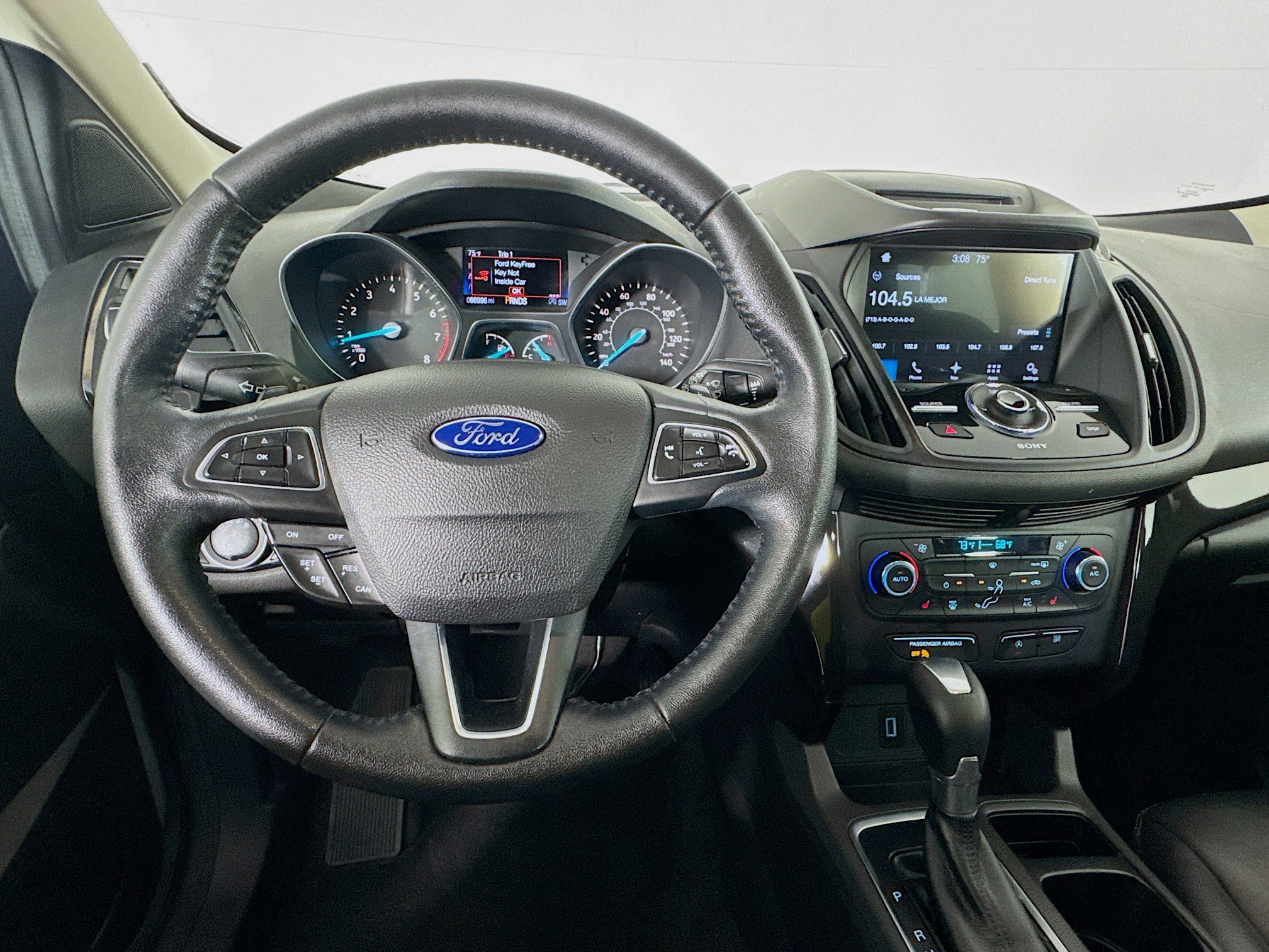 Used 2017 Ford Escape Titanium AWD/4WD image 10