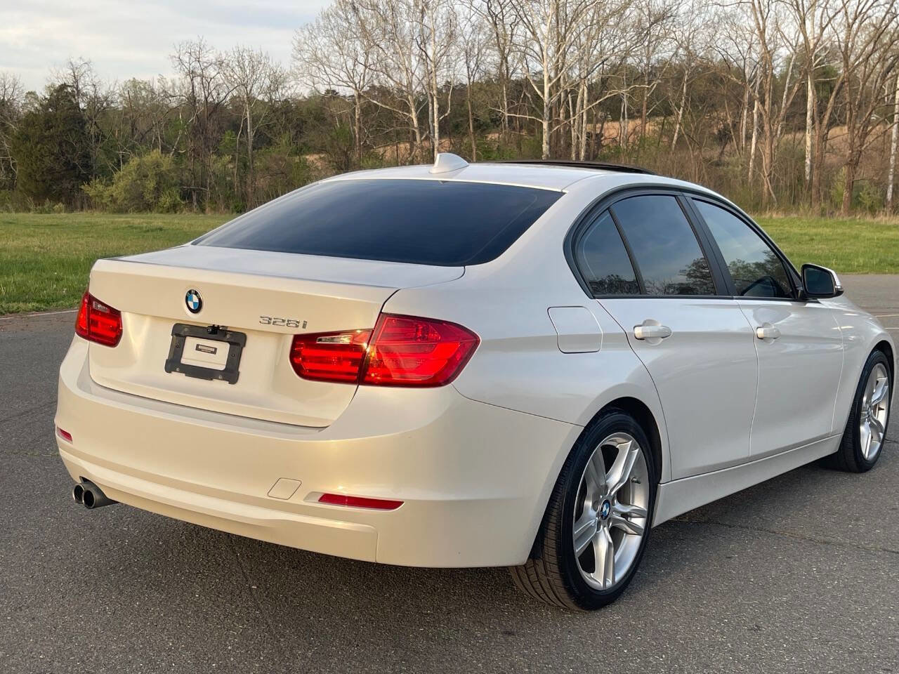 Used 2013 BMW 328i Sedan RWD image 3