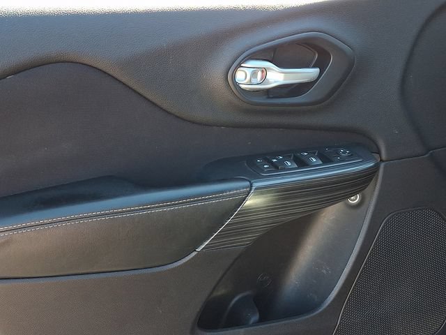 Used 2016 Jeep Cherokee Sport AWD/4WD image 22