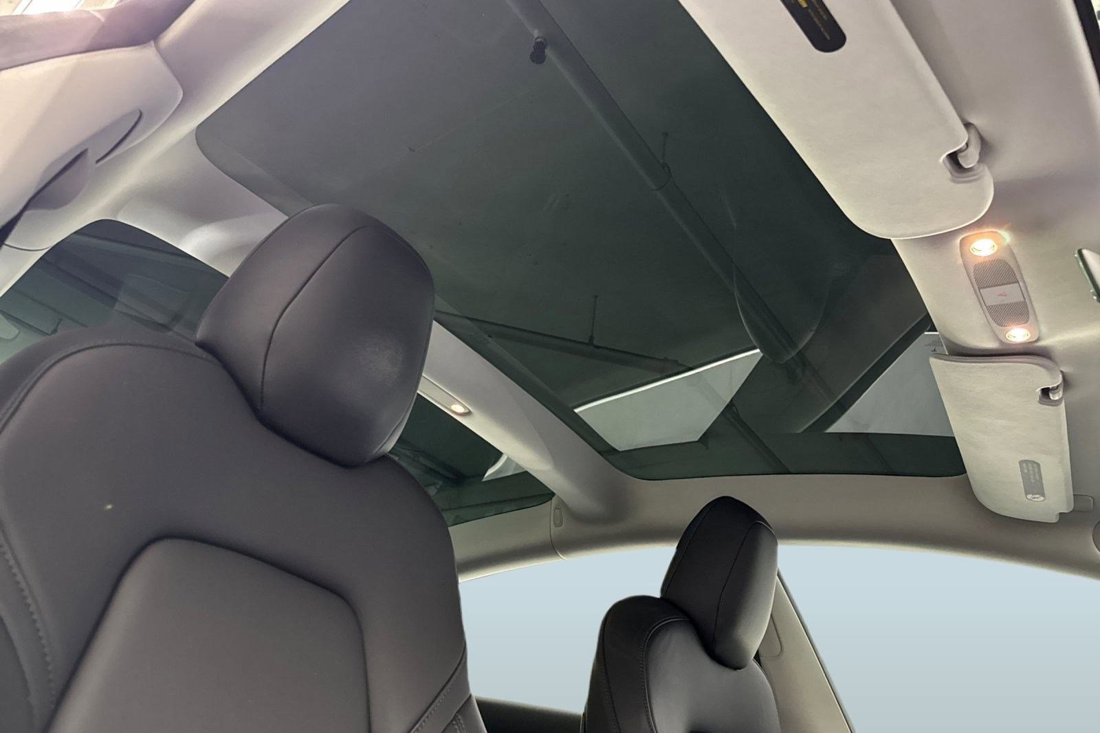 Used 2018 Tesla Model 3 Performance image 14