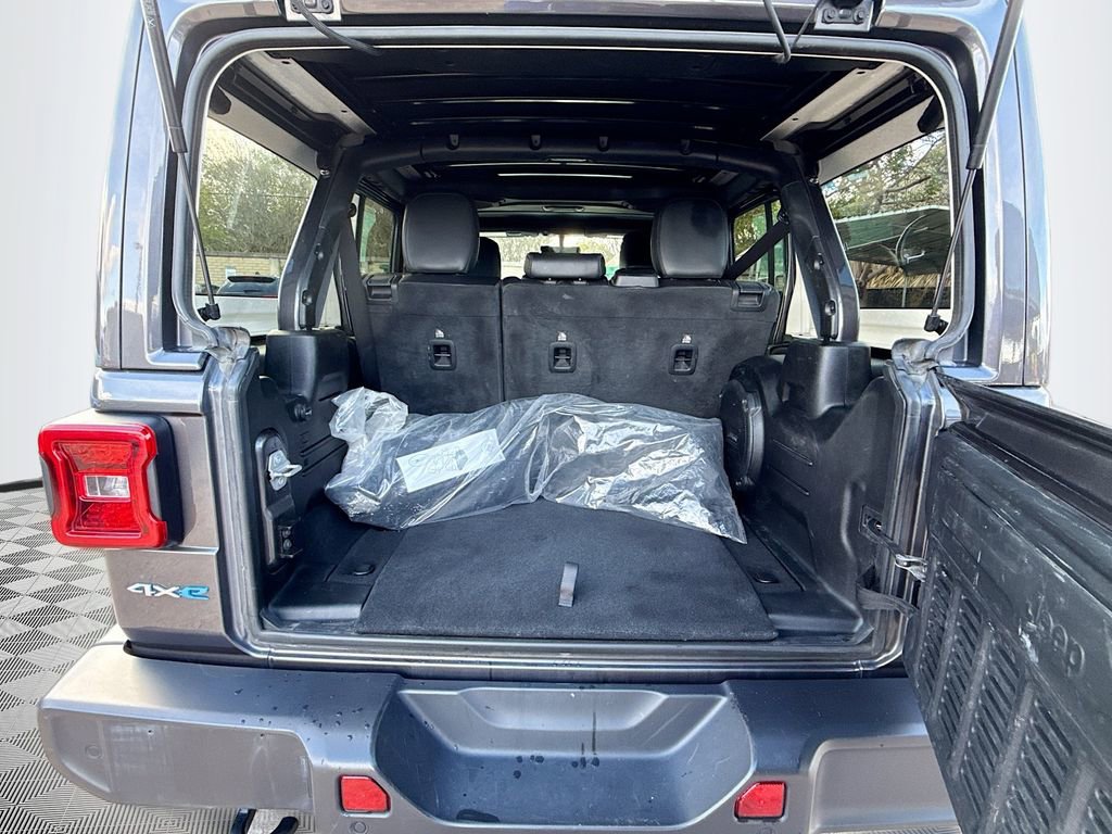 Used 2021 Jeep Wrangler Unlimited Sahara w/ Cold Weather Group image 30