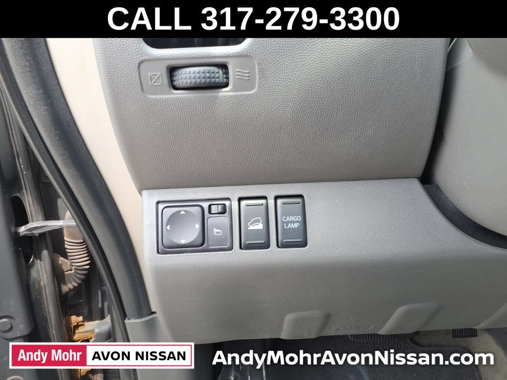 Used 2013 Nissan Frontier SL w/ Moonroof Pkg AWD/4WD image 19