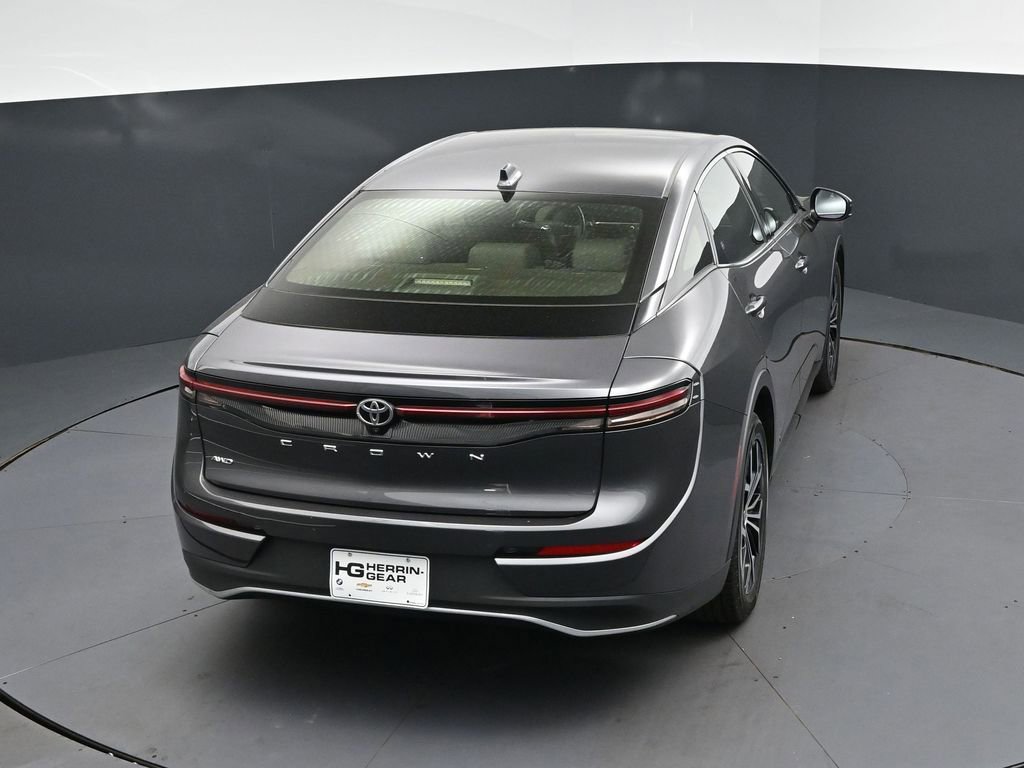 Used 2023 Toyota Crown XLE AWD/4WD image 35