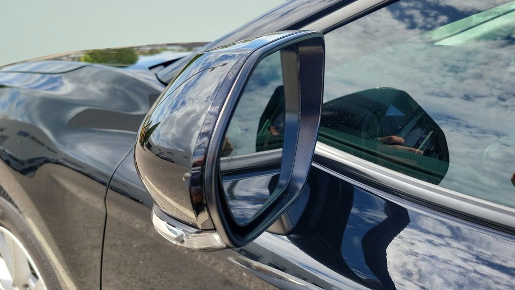 Used 2025 Toyota Camry LE image 9