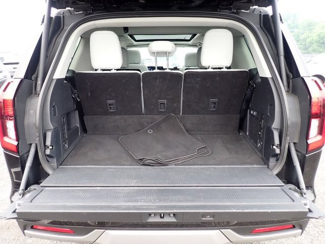 Used 2025 Ford Expedition Platinum w/ Driver's Package AWD/4WD image 7
