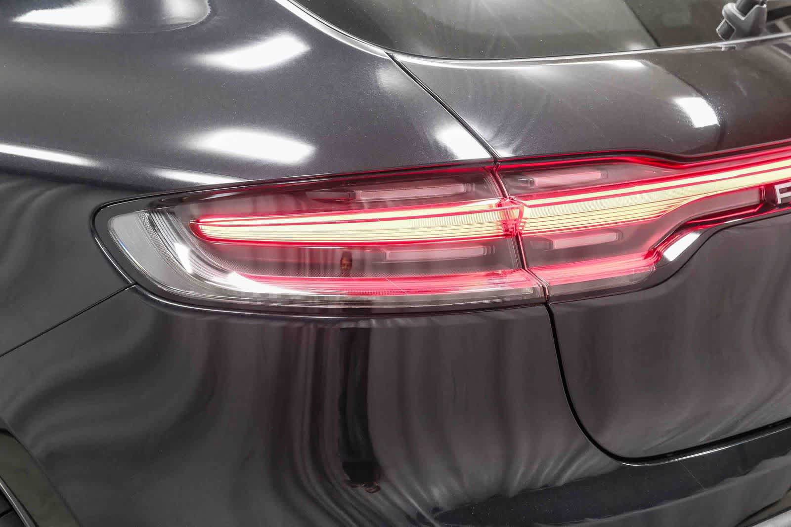 Used 2023 Porsche Macan image 7
