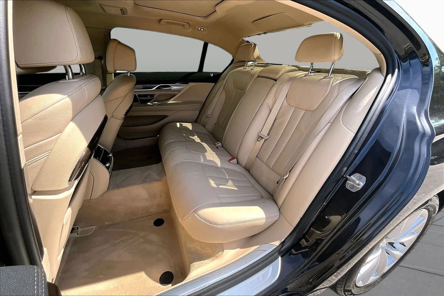 Used 2020 BMW 740i w/ Cold Weather Package RWD image 21