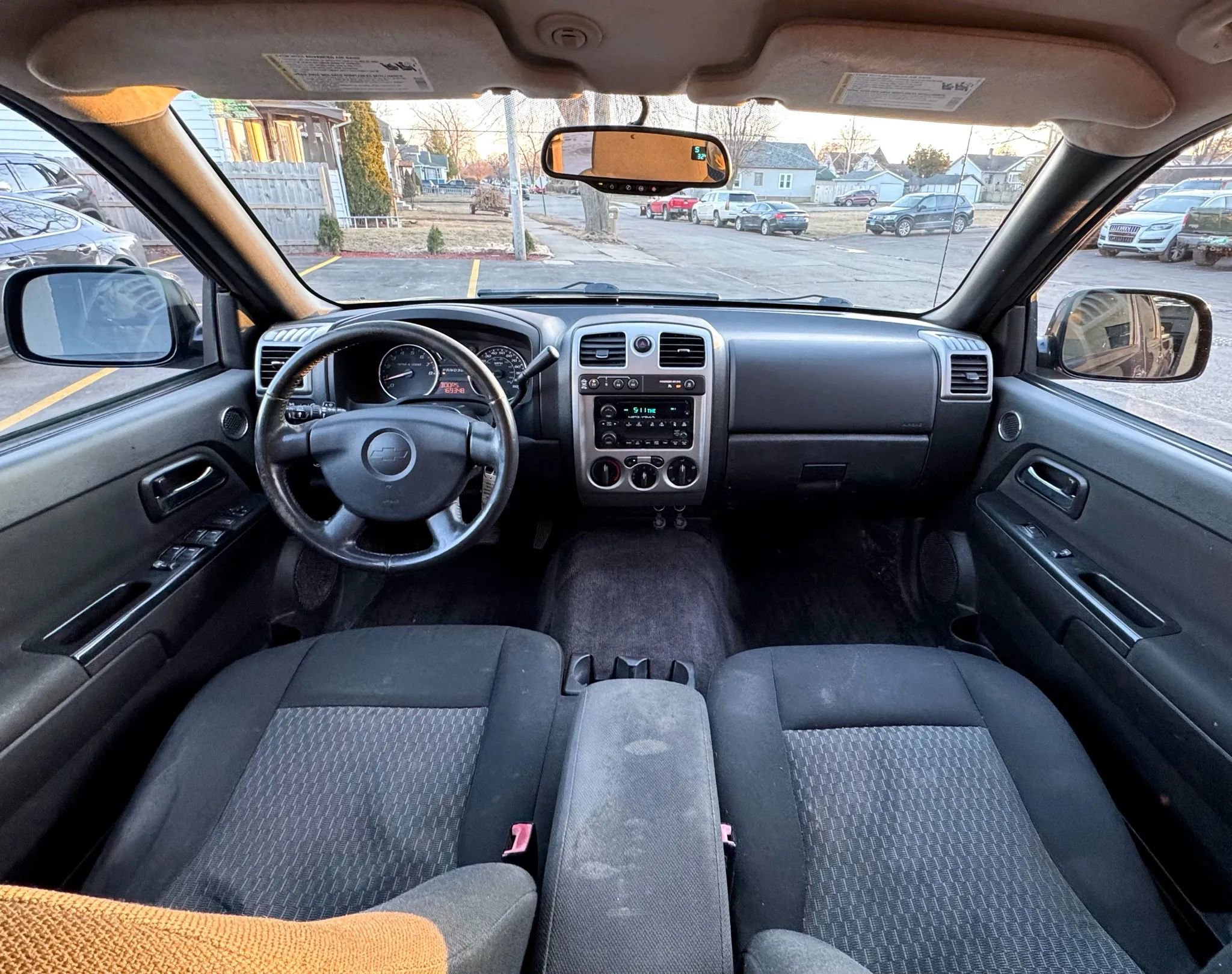 Used 2009 Chevrolet Colorado LT w/ LT Preferred Equipment Group AWD/4WD image 2