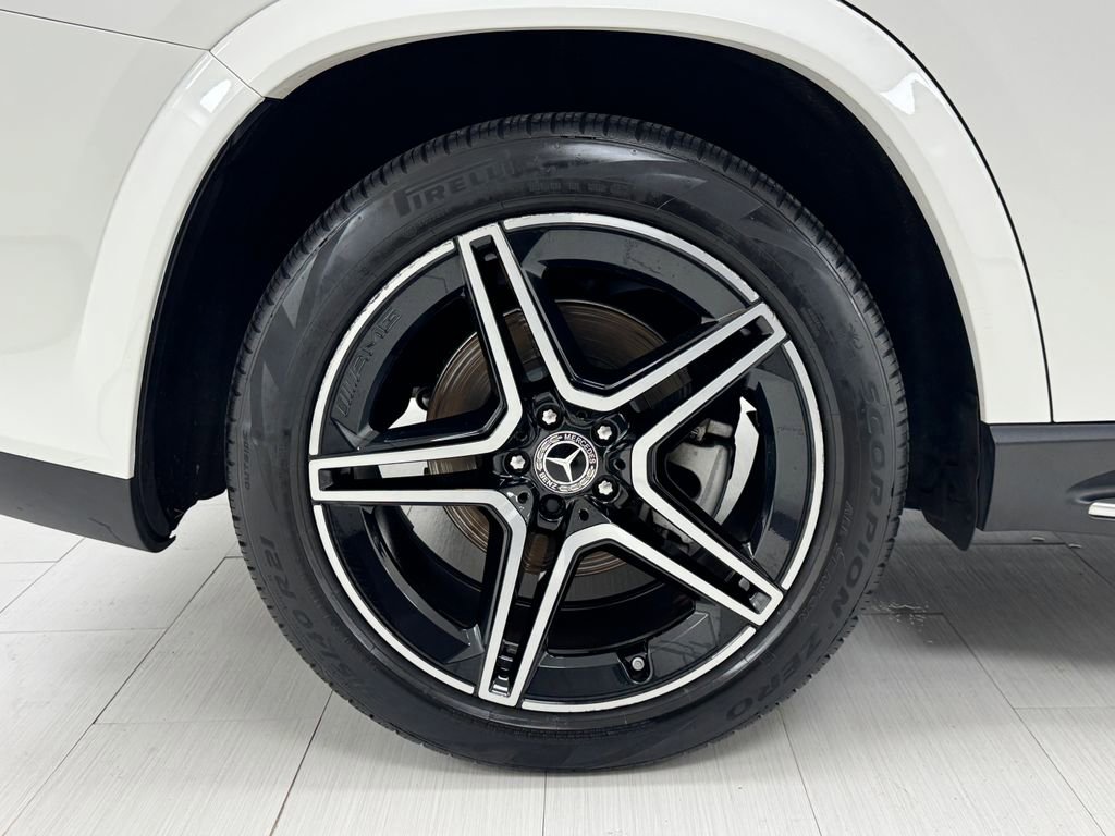 Used 2022 Mercedes-Benz GLS 450 4MATIC image 43