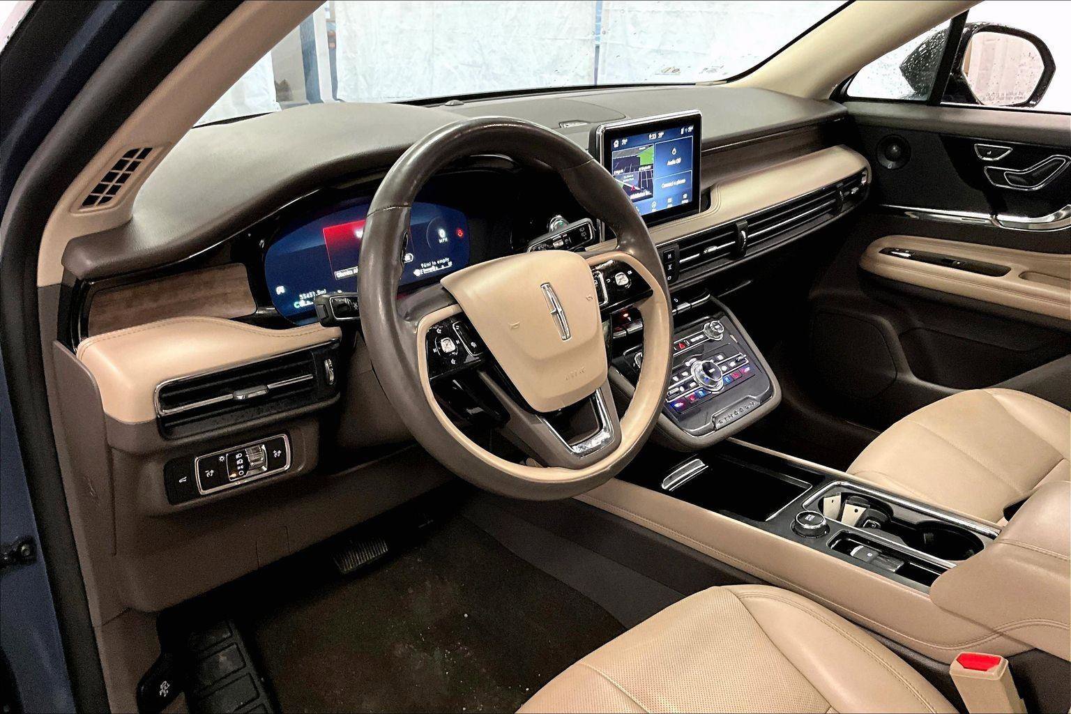 Used 2022 Lincoln Corsair Reserve w/ Equipment Group 201A image 12