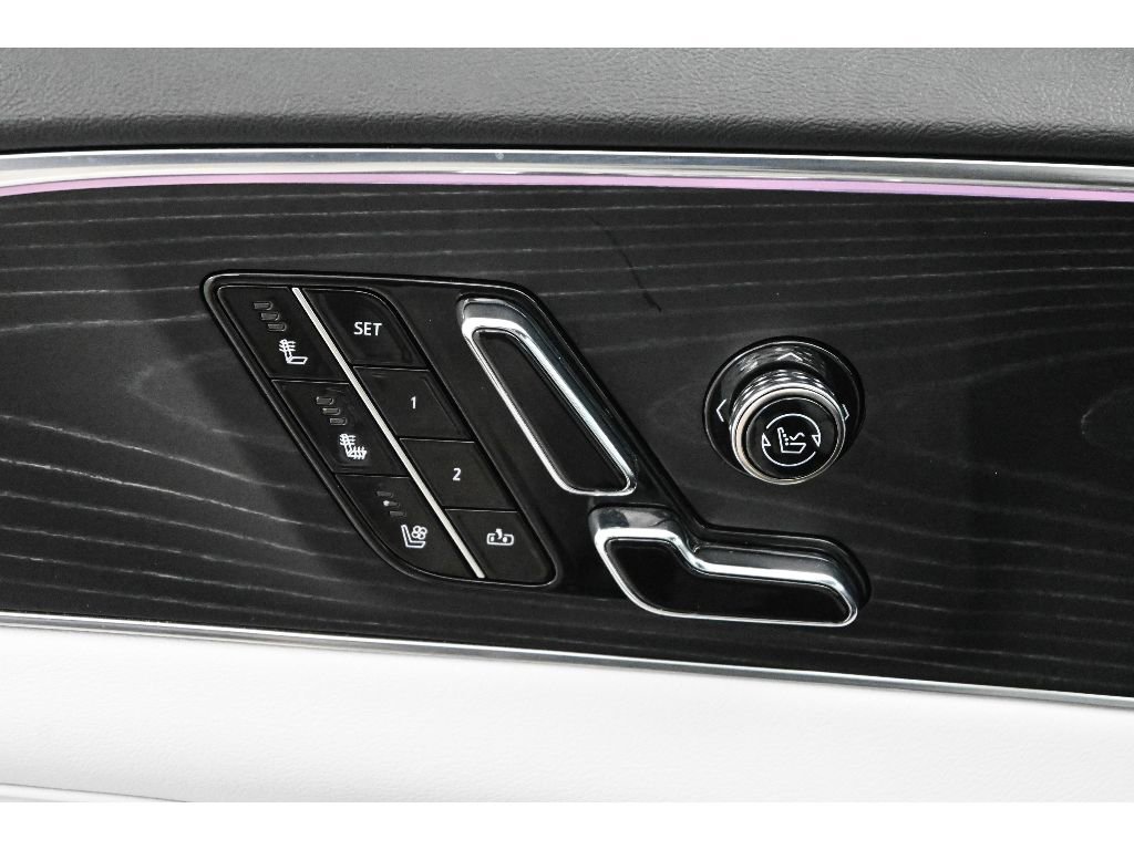 Used 2024 Cadillac Lyriq Luxury RWD image 32