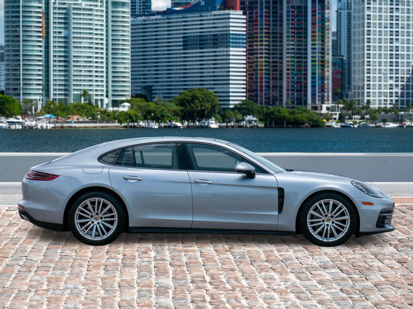 Used 2019 Porsche Panamera RWD image 11
