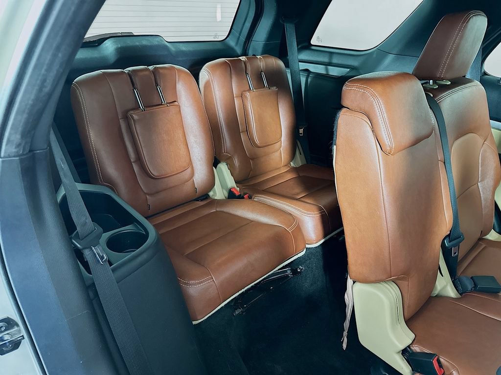 Used 2017 Ford Explorer XLT FWD image 37