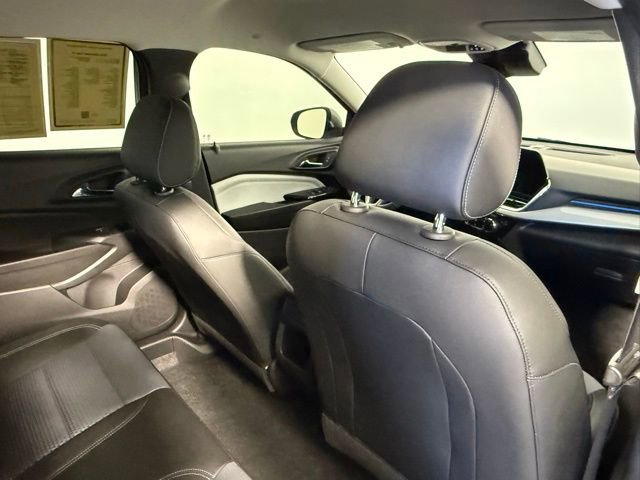 Used 2025 Chevrolet Trax LT w/ LT Convenience Package image 40