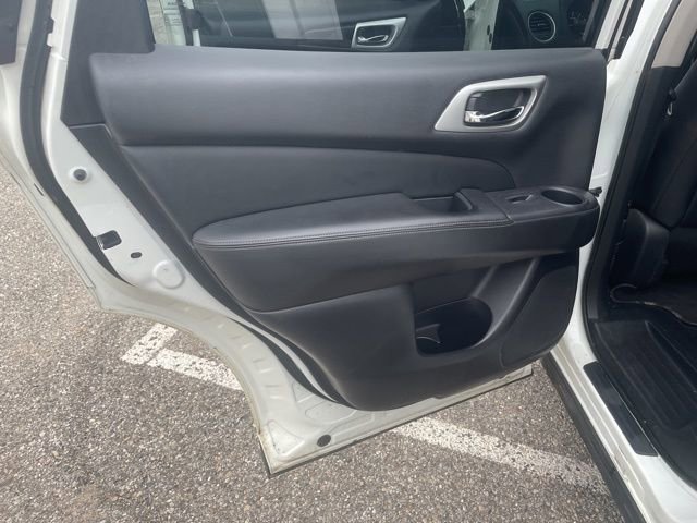 Used 2019 Nissan Pathfinder SV AWD/4WD image 15