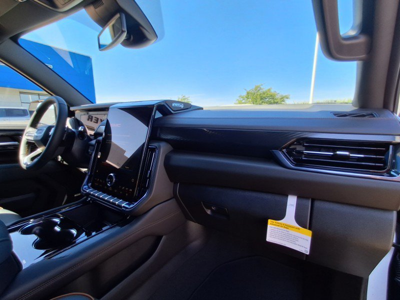 New 2026 GMC Yukon AT4 AWD/4WD image 14