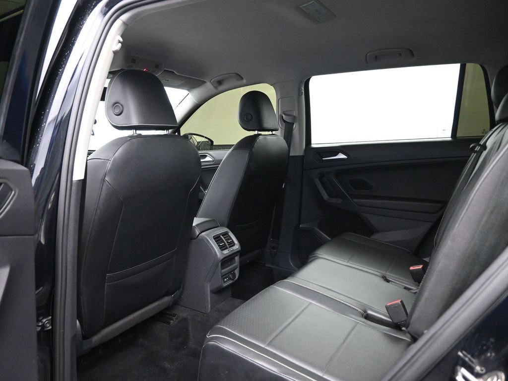 Used 2021 Volkswagen Tiguan SE AWD/4WD image 28