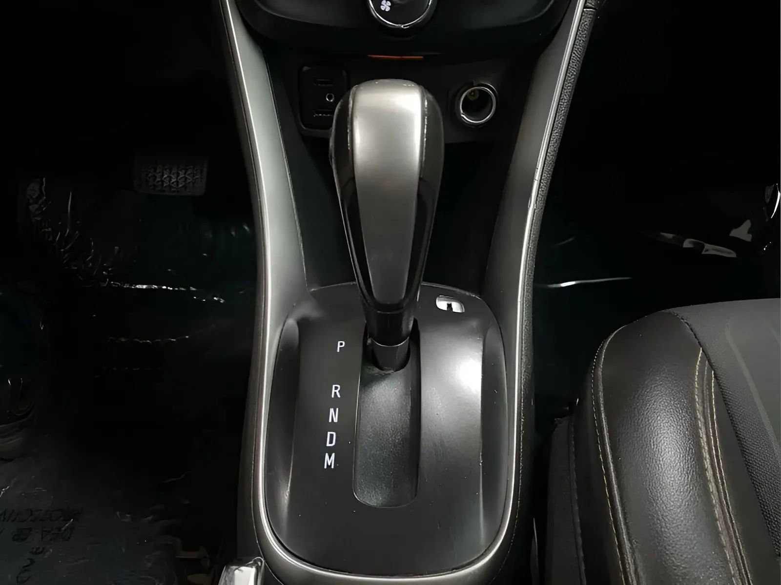 Used 2020 Chevrolet Trax LT w/ LT Convenience Package FWD image 21