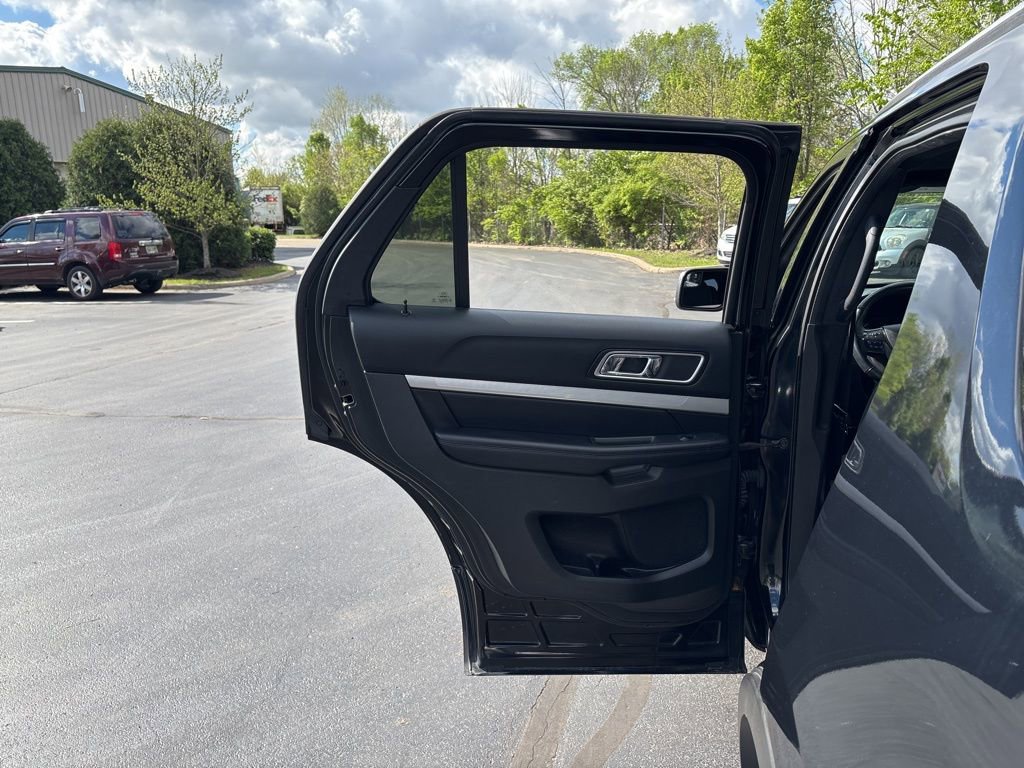 Used 2017 Ford Explorer XLT FWD image 29
