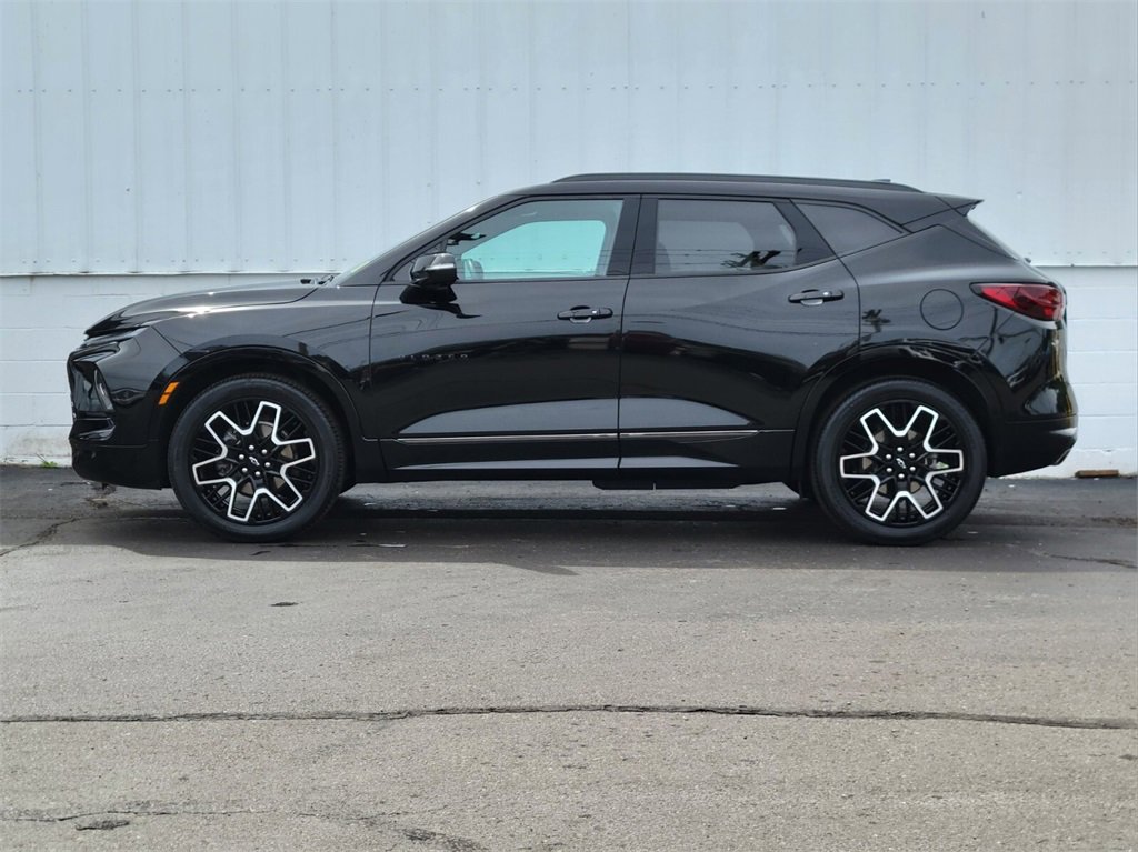 Used 2024 Chevrolet Blazer RS w/ Driver Confidence II Package image 2