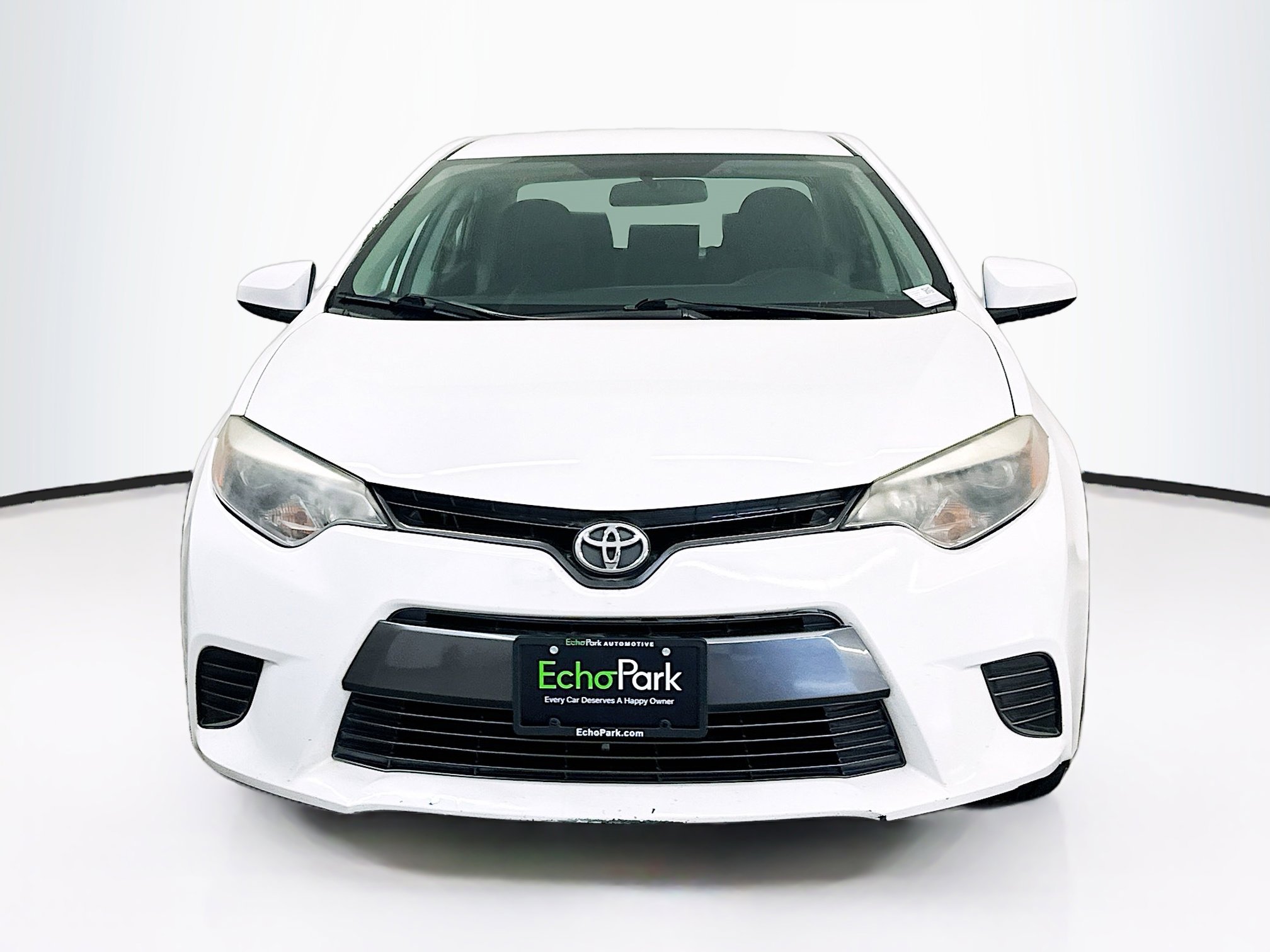 Used 2015 Toyota Corolla LE FWD image 2