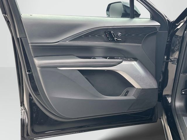 Used 2025 Cadillac Lyriq Sport image 13