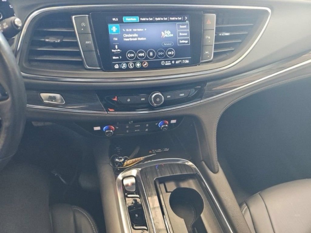 Used 2023 Buick Enclave Essence AWD/4WD image 11