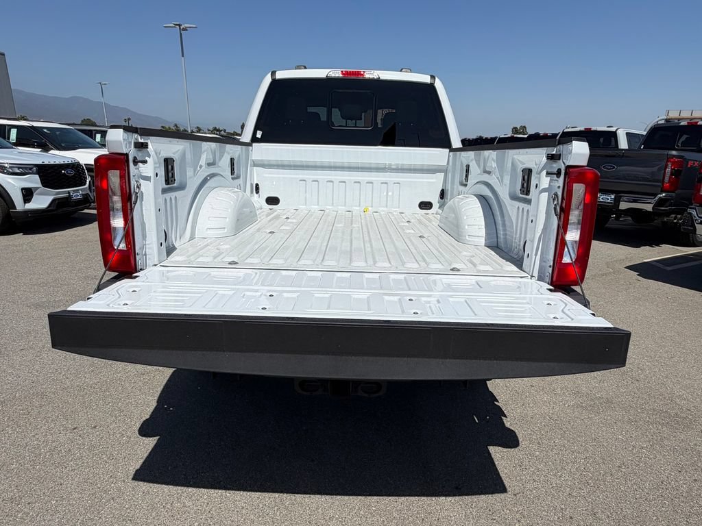 New 2026 Ford F250 XLT w/ FX4 Off-Road Package AWD/4WD image 14