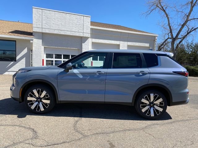 New 2026 Mitsubishi Outlander SE AWD/4WD image 2