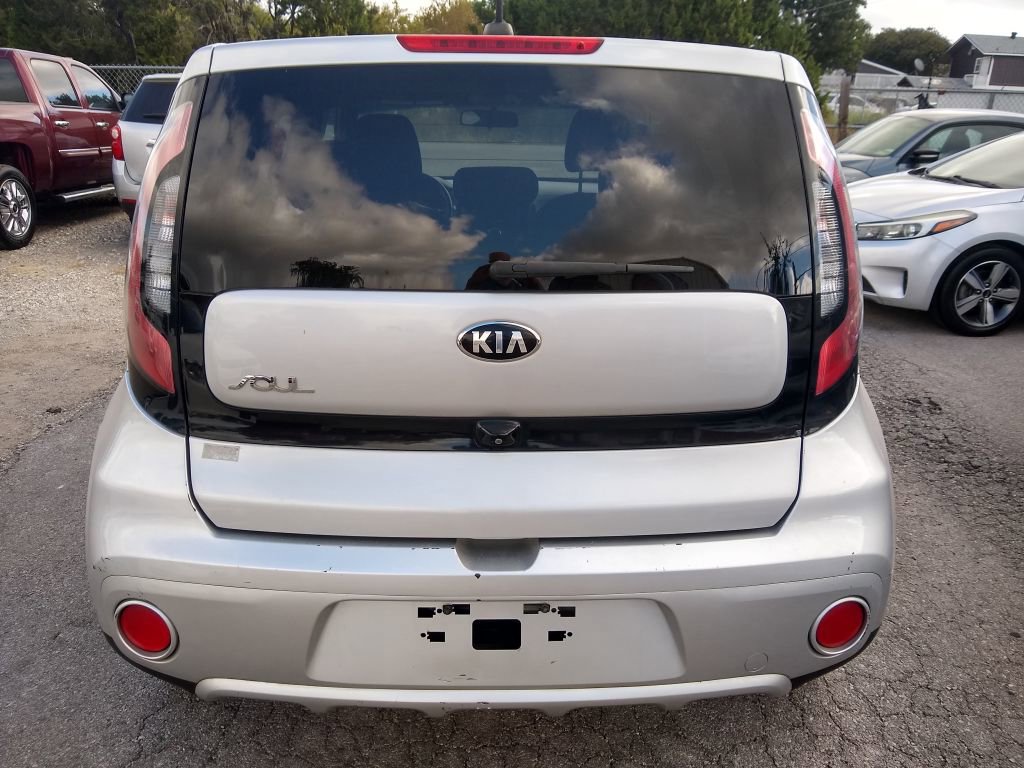 Used 2017 Kia Soul + image 7