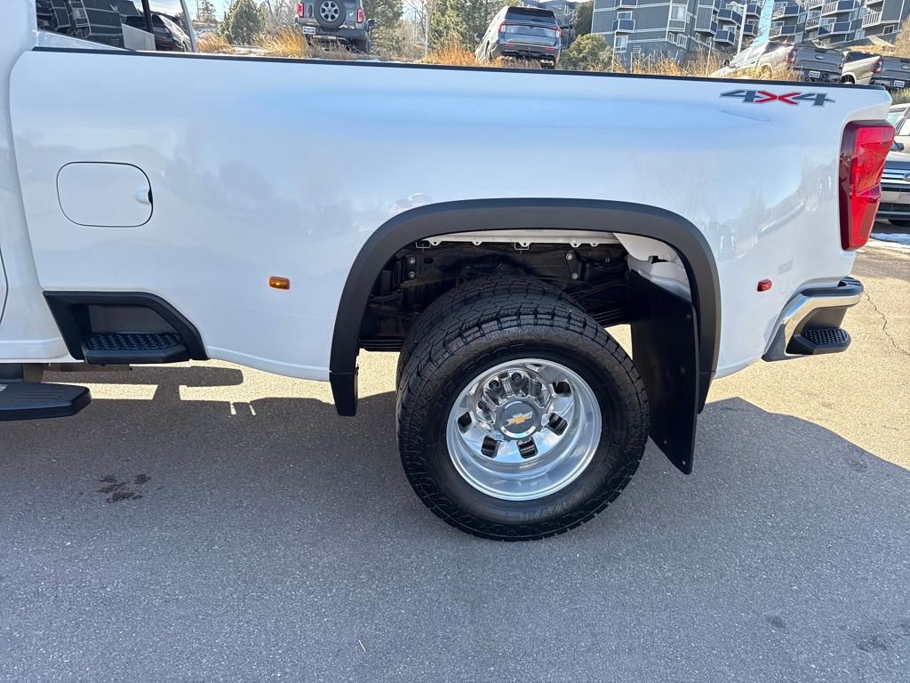 Used 2024 Chevrolet Silverado 3500 LTZ w/ LTZ Convenience Package image 33