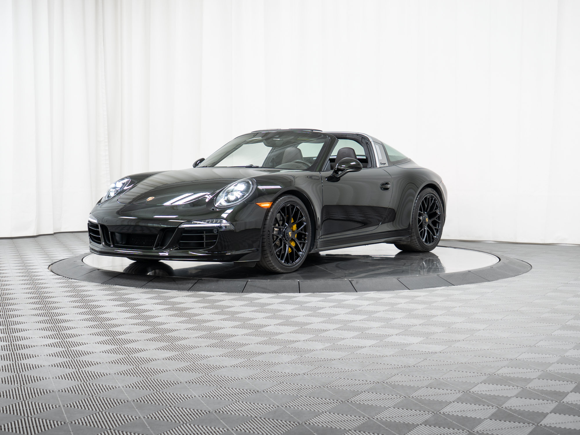 Certified 2016 Porsche 911 Targa 4 GTS AWD/4WD image 37