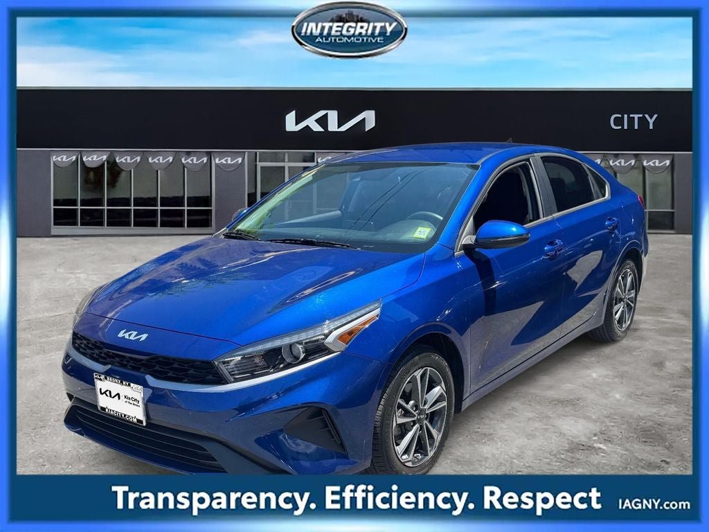 Used 2023 Kia Forte LXS w/ LXS Technology Package FWD image 4