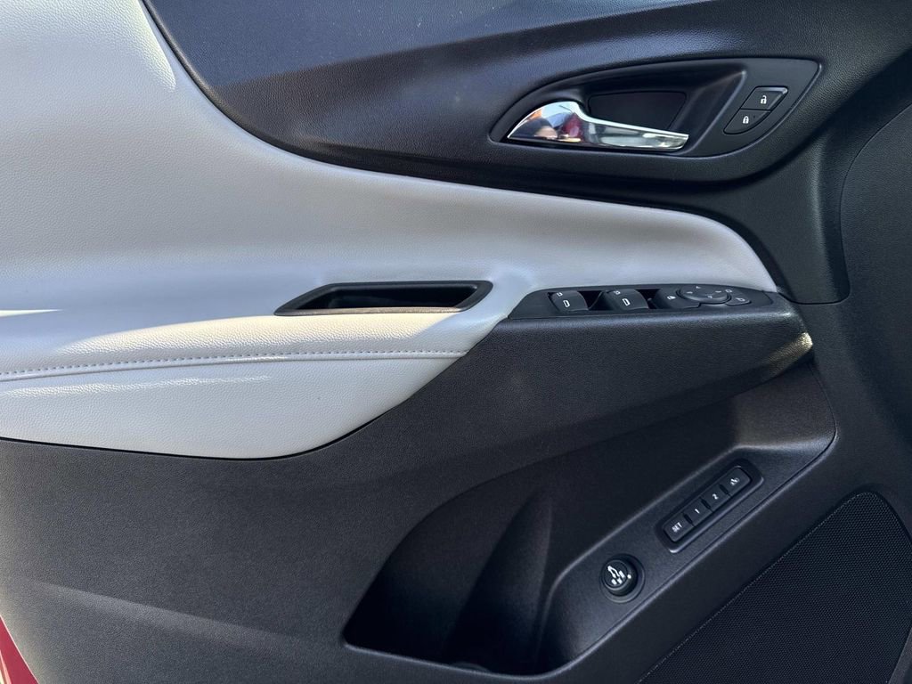 Used 2018 Chevrolet Equinox Premier image 20