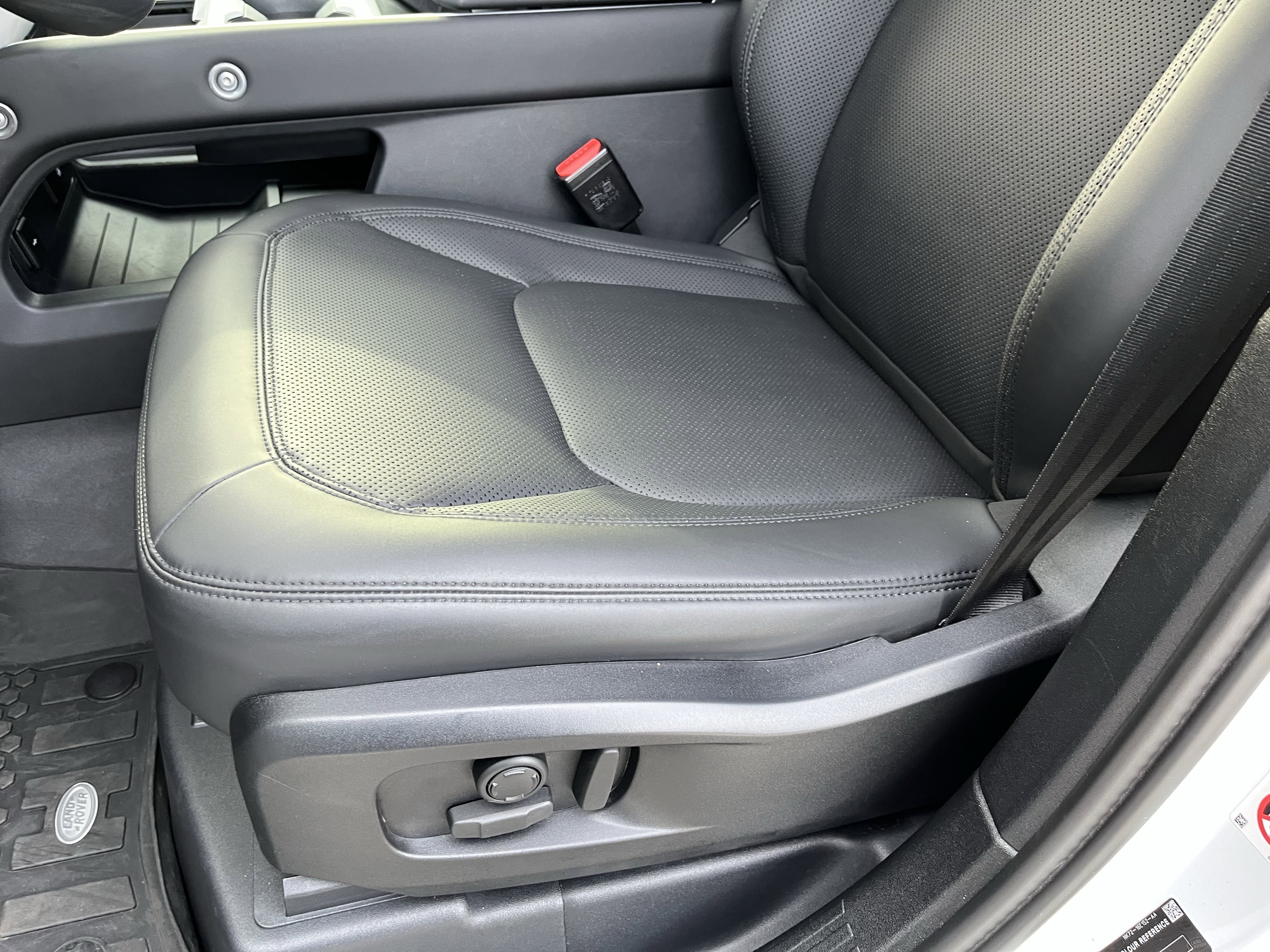 Certified 2025 Land Rover Defender 110 S image 17