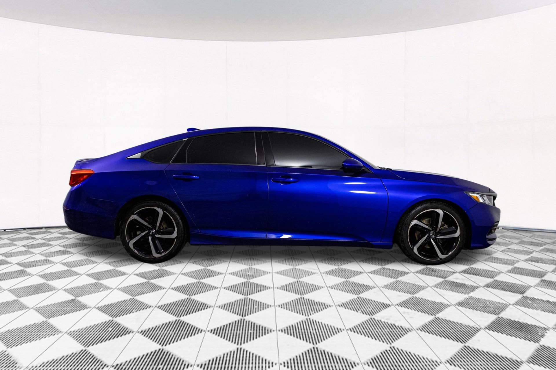Used 2018 Honda Accord Sport image 14