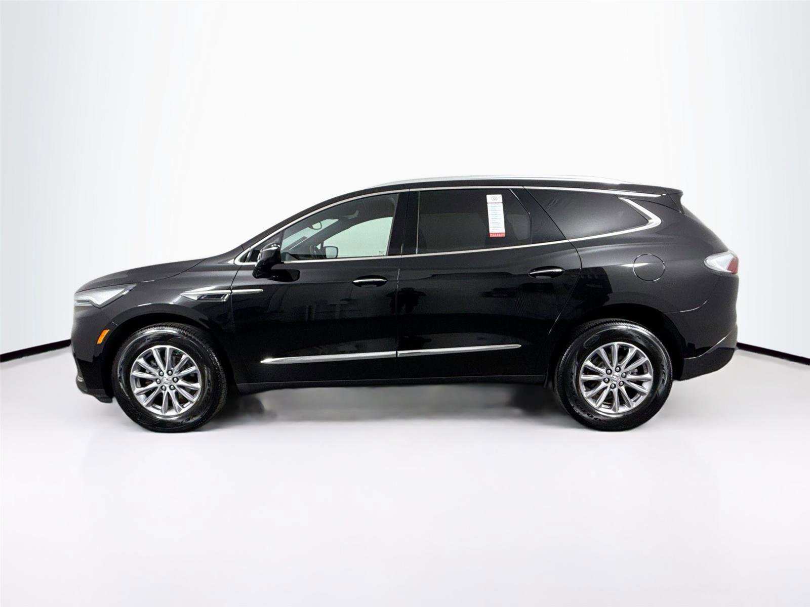 Used 2024 Buick Enclave Essence image 13