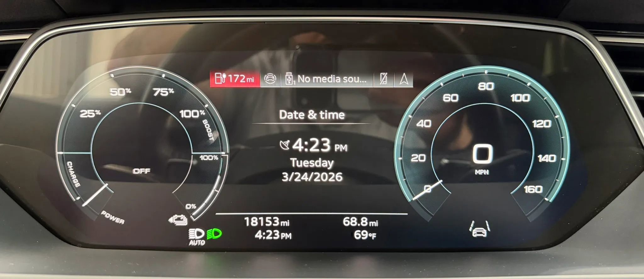 Used 2024 Audi Q8 e-tron Premium image 22