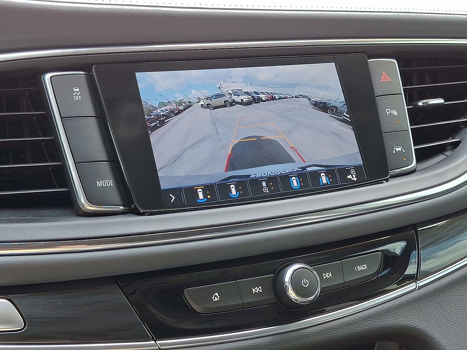 Used 2020 Buick Enclave Premium w/ Surround and Sites Package image 21