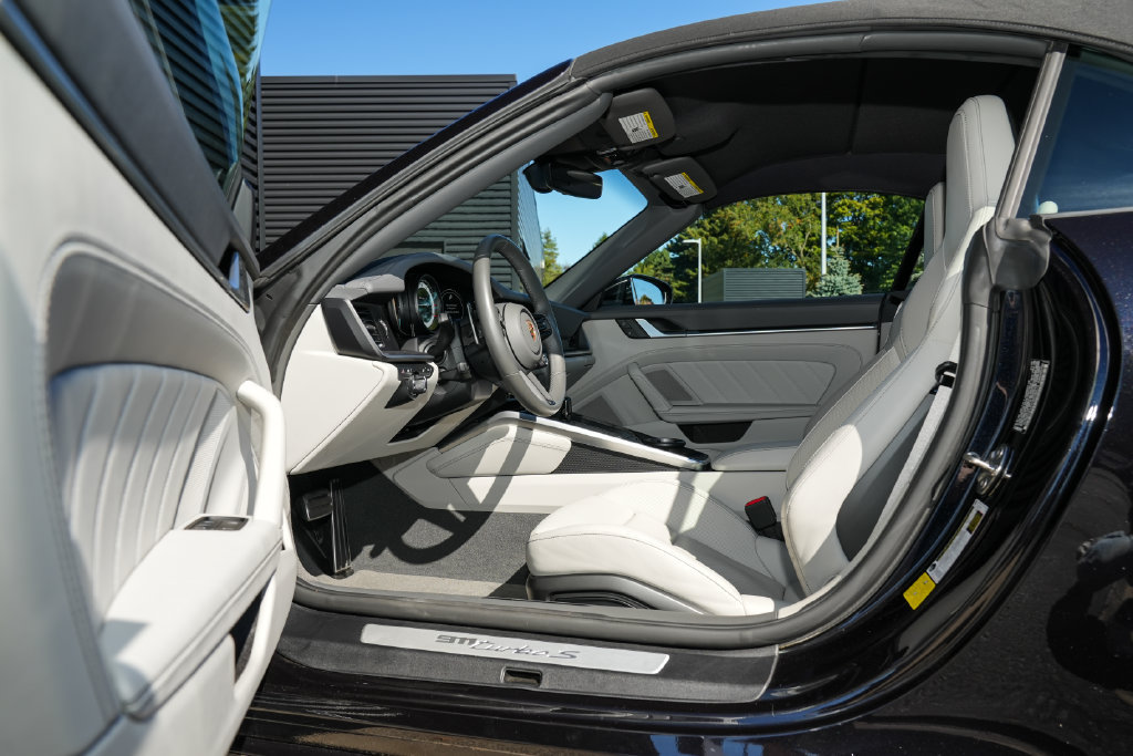 Certified 2022 Porsche 911 Turbo S AWD/4WD image 19