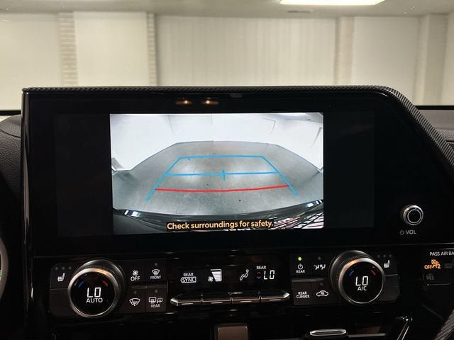Used 2024 Toyota Highlander XSE AWD/4WD image 14