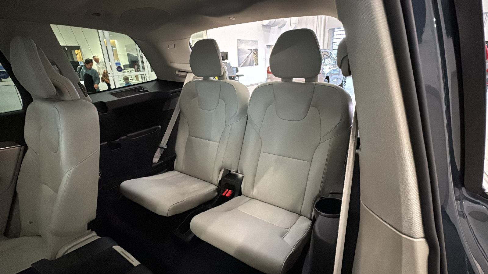 Used 2025 Volvo XC90 T8 Plus w/ Protection Package AWD/4WD image 29