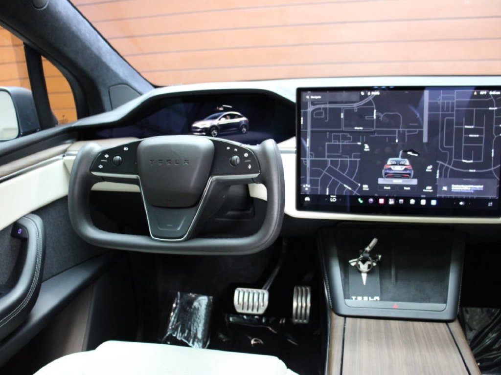 Used 2022 Tesla Model X AWD/4WD image 15